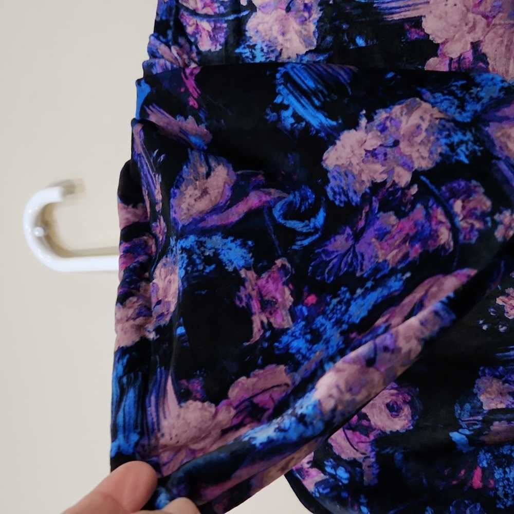Floral Print Women's Hoodie - Picture 12 of 12